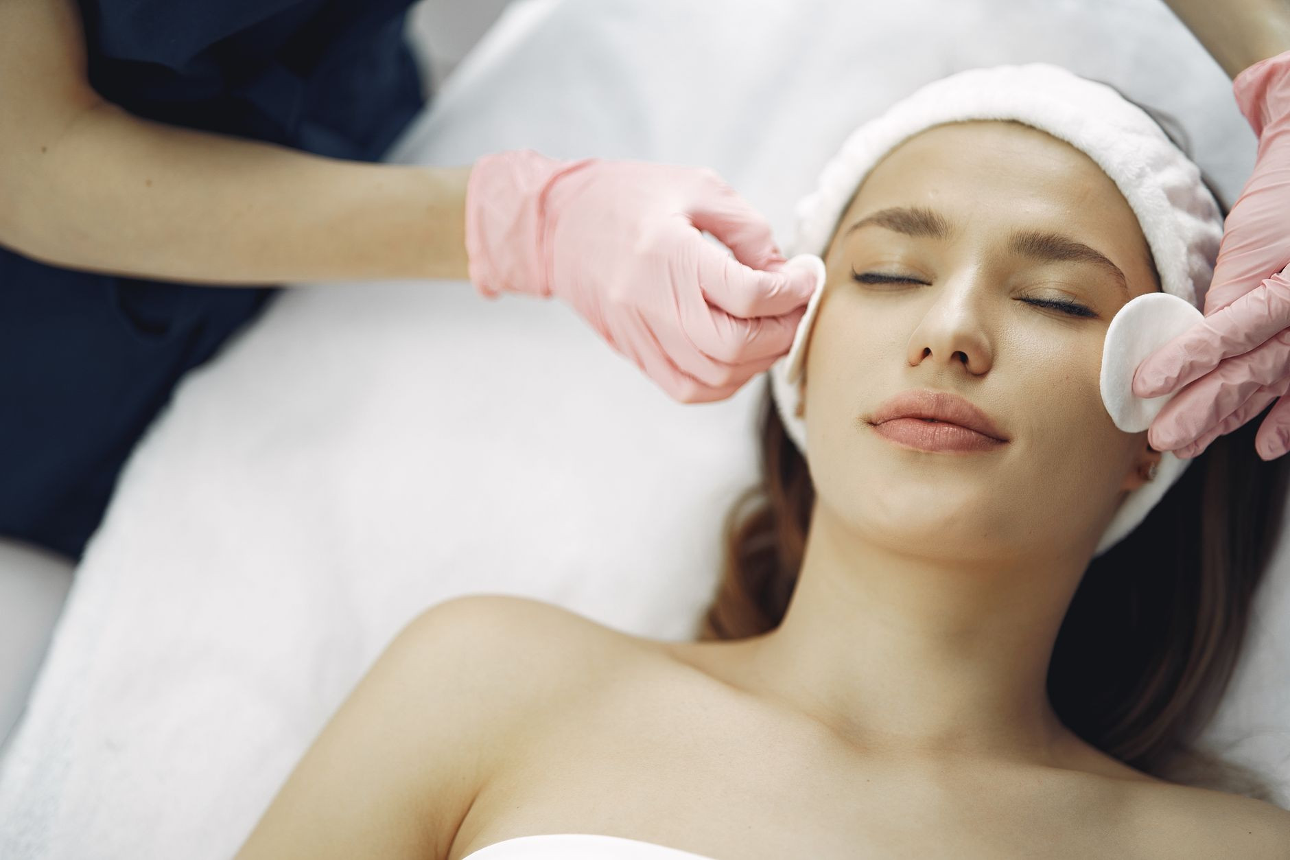 Mroźne powietrze, gorące kąpiele i święty spokój. Dlaczego zimowe medical spa nad morzem to najlepszy prezent dla Twojego zdrowia?